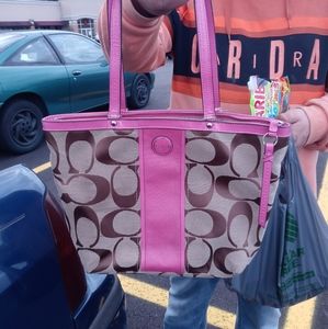 Signature Stripe Tote